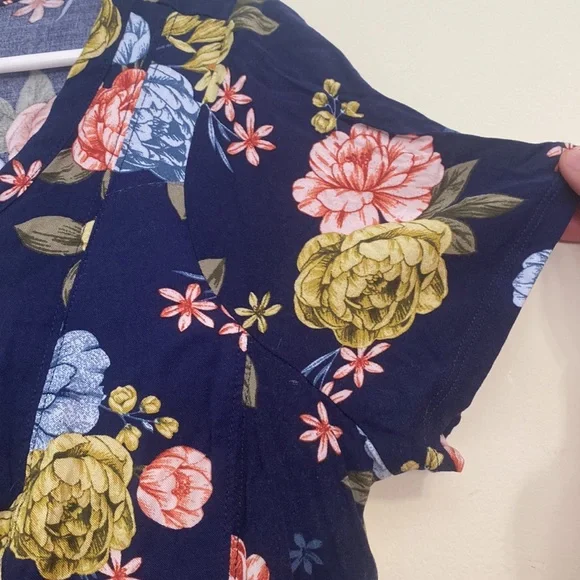 Torrid - Picture 2 of 7